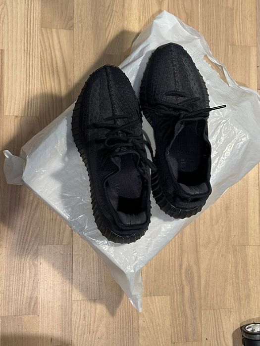 Yeezy 350 negre noi