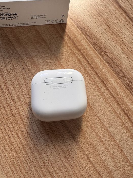 Airpods 4 без шумки. Оригинал.