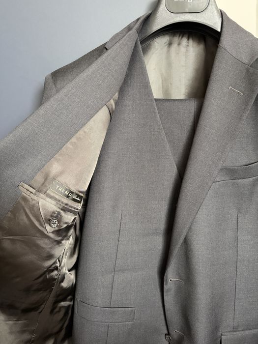 Продам костюм тройку Cornelliani