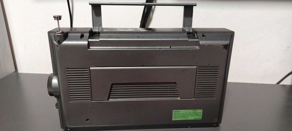 Radio Grundig satelit 400