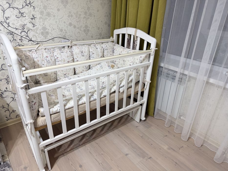 отдам кроватку детскую