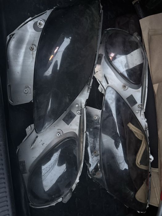 Стекла на фары лексус