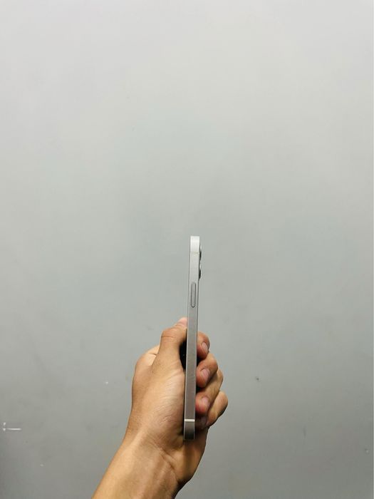 Iphone 12.