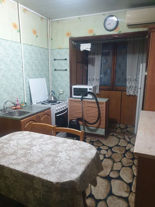 Продам  срочно квартиру район Юнус Абад 11 кВ 2х комнатная 64 кв.м