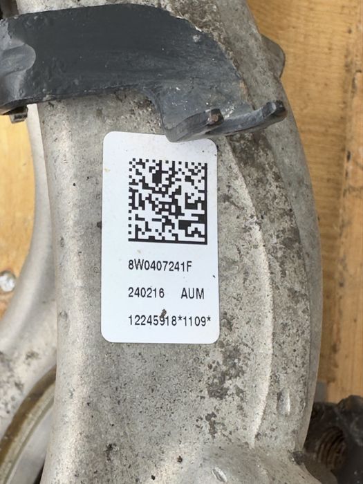 Шенкел AUDI A4 B9 8W0407241F 8W0407559