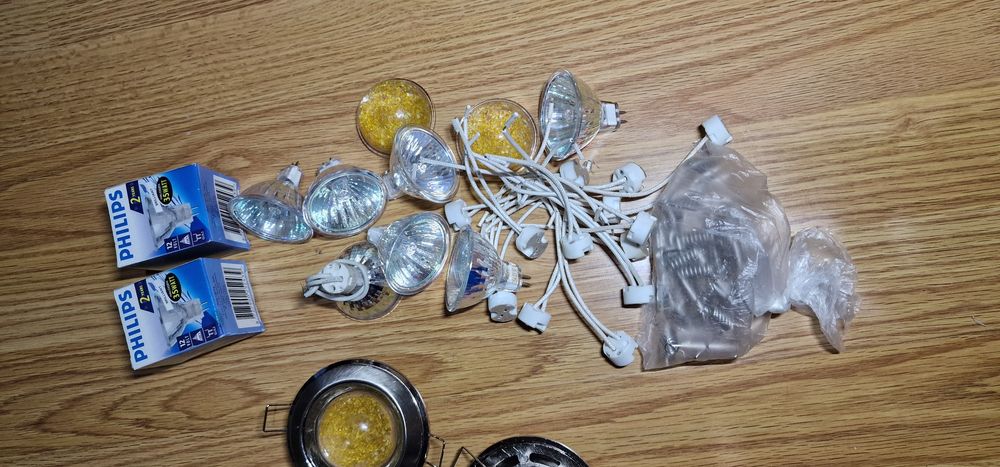 Spoturi incastrabile