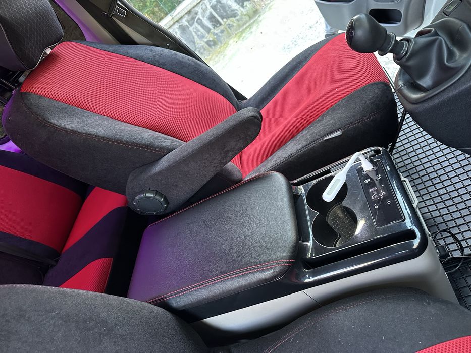 Vand sau schimb Renault Trafic 3 an  2015 cu autoplatforma BA14