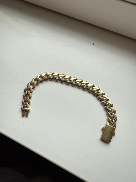 Bratara cuban cubaneza aur 14 karate 21 gr.Lungime 19 cm.Pret 8000 lei