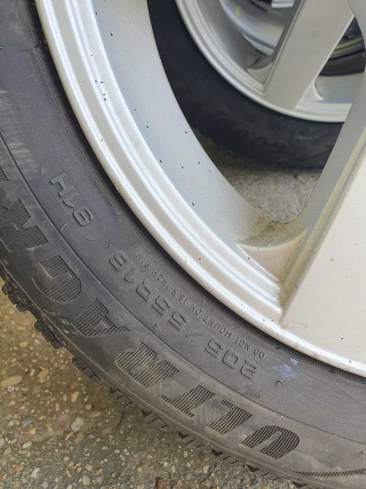 De vanzare,roti vw jetta,cauciucuri de iarna 205/55/16