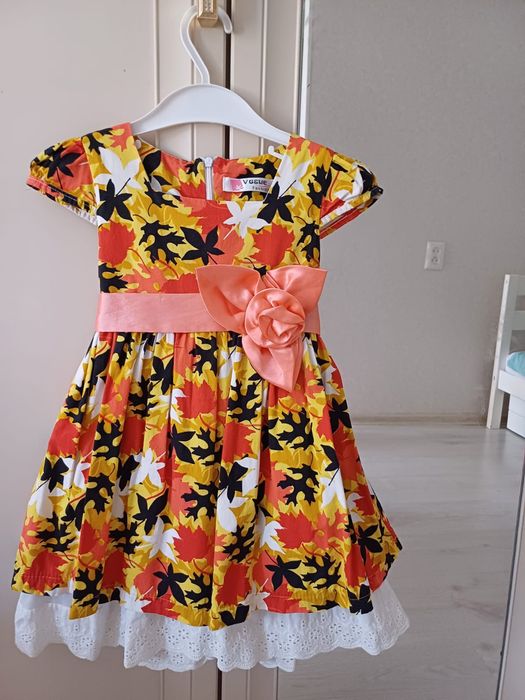 Продам платья на девочку