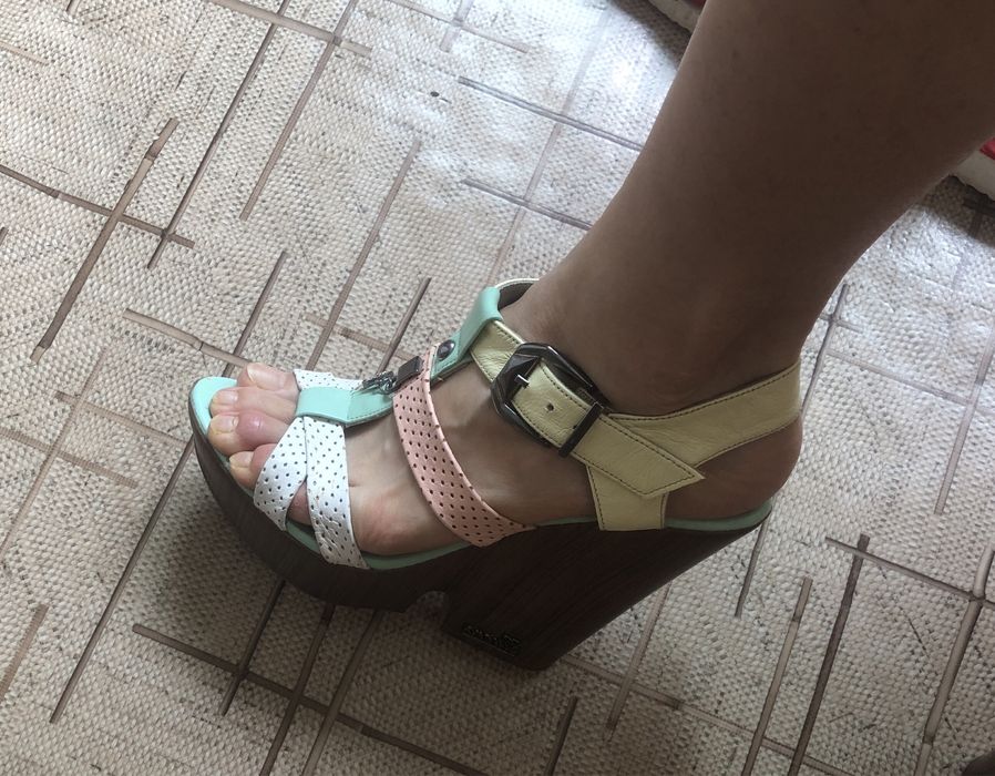 Стильные летние босоножки