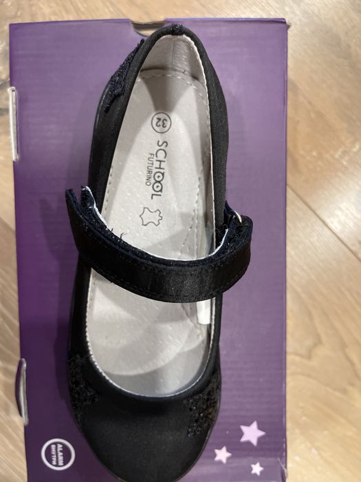 Школьные туфли