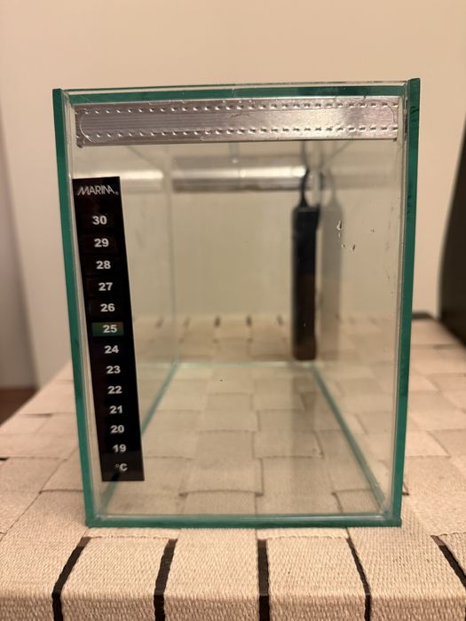 Аквариум за рибки 7л с нагревател