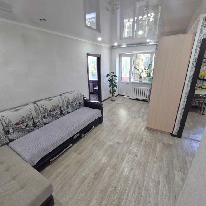 Продам двухкомнатную квартиру на мясокомбинате с хорошим ремонтом 3 эт