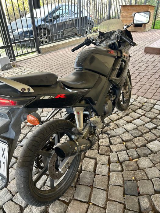 Мотор Honda cbr 125r.