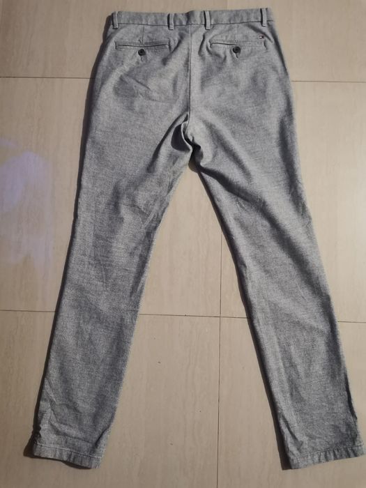 Vand pantaloni TOMMY HILFIGER marimea 33/34 (M)