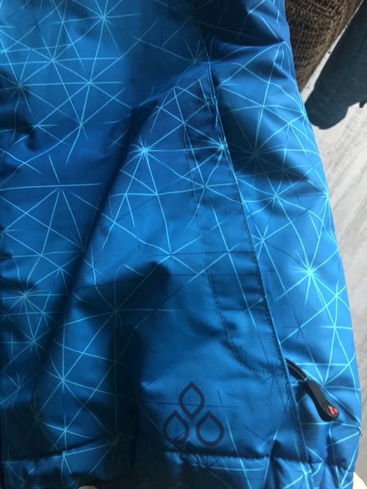 Geaca Sports, usoara si impermeabila