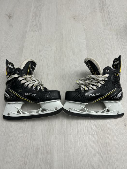 Хоккейный комплект продам Канада