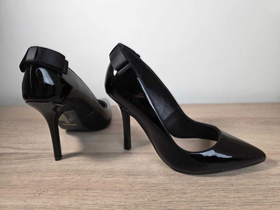 Черни лачени обувки Minelli • номер 38 • ток 10 см • нови