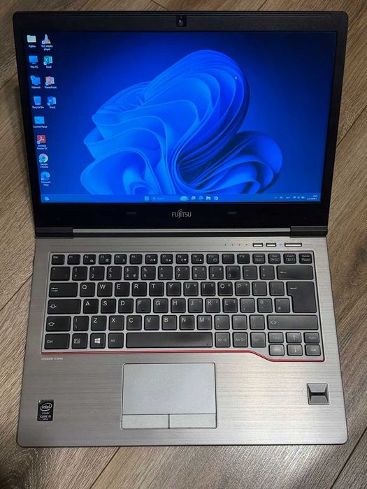 Fujitsu Lifebook U745 I5-5200U/8RAM/120SSD