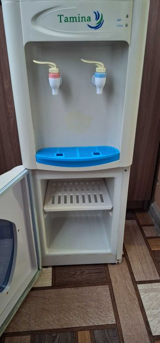 Продам кулер для воды (диспенсер)