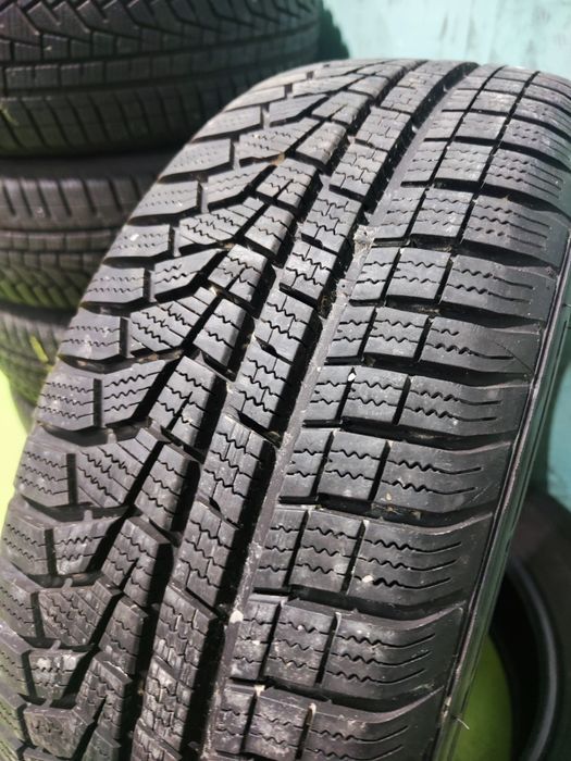 2 бр зимни 205/60/16 Hankook