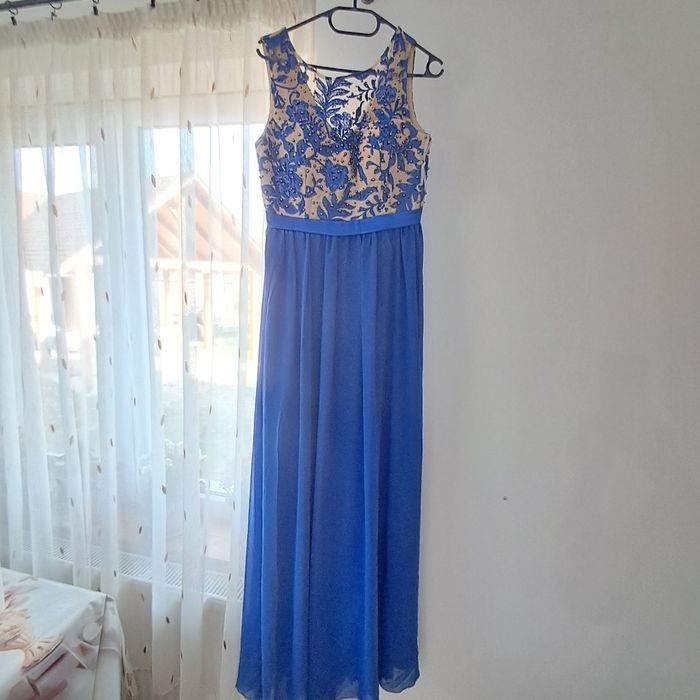 Vând rochie marimea 42