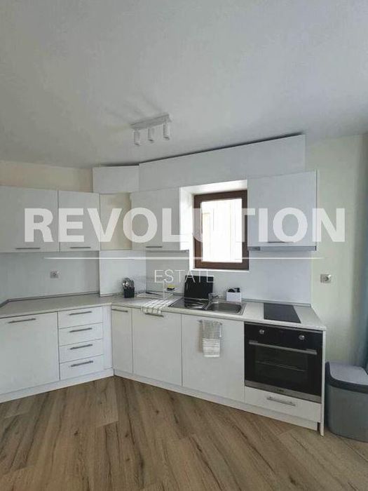 Дава се под наем Тристаен апартамент в Варна, Аспарухово - 91 кв.м за 797.64 € - Снимка #2