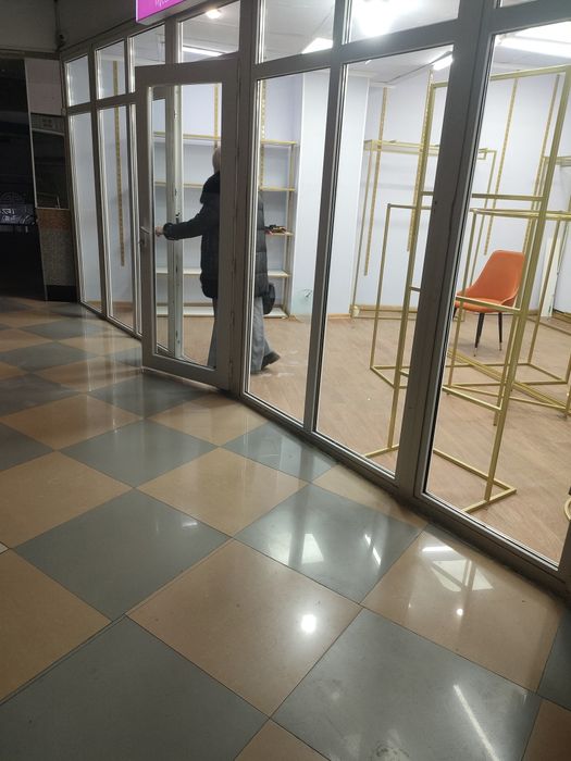 Продам пластиковый стекло