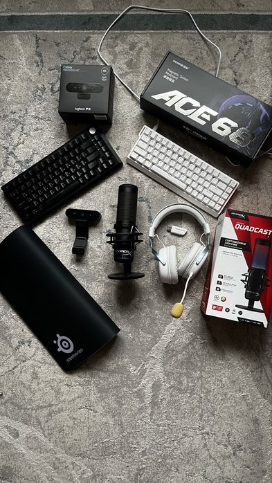 Микрофон HyperX QuadCast S