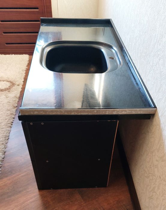 Умывальник из керамагранита с тумбой