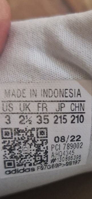 Adidasi Adidas masura 35, la doar 35 lei