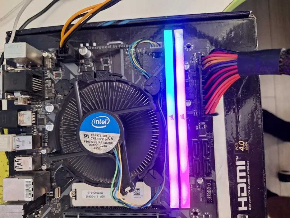 Kit Corsair Vengeance RGB RS 64GB DDR4 2x32GB  3200Mhz