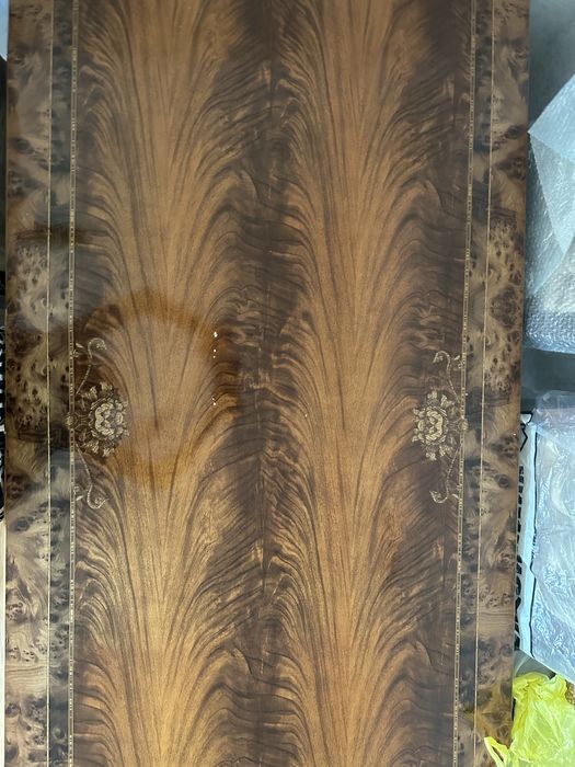 Стол обеденный и стулья