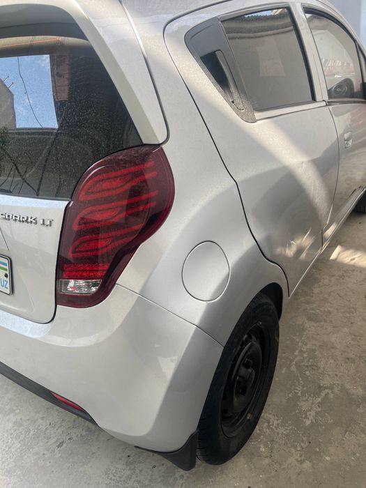 Spark 1 pozitsiya sotiladi