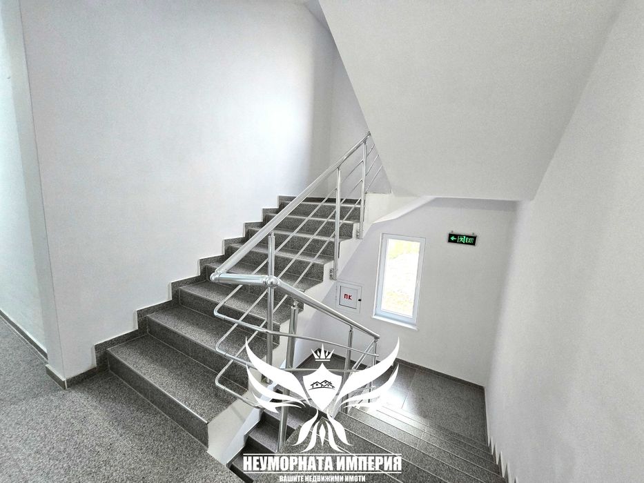 Под наем нов тристаен апартамент 84кв.м. на трети етаж в Асеновград, кв.Баделема