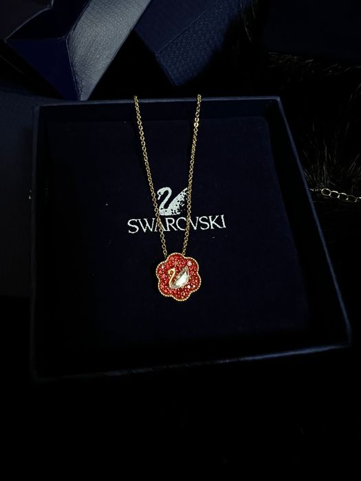 Гривни и колие swarovski