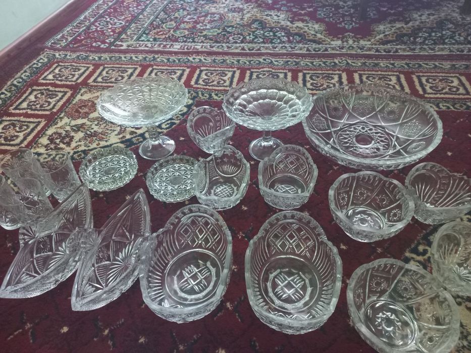 Чинни идишлар сотилади