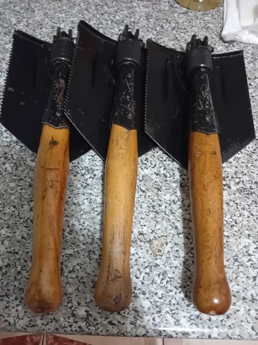 Lopetele pliabile militare nefolosite din perioada RSR