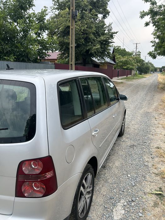 VOLKSWAGEN Touran 2009 — imagine 3