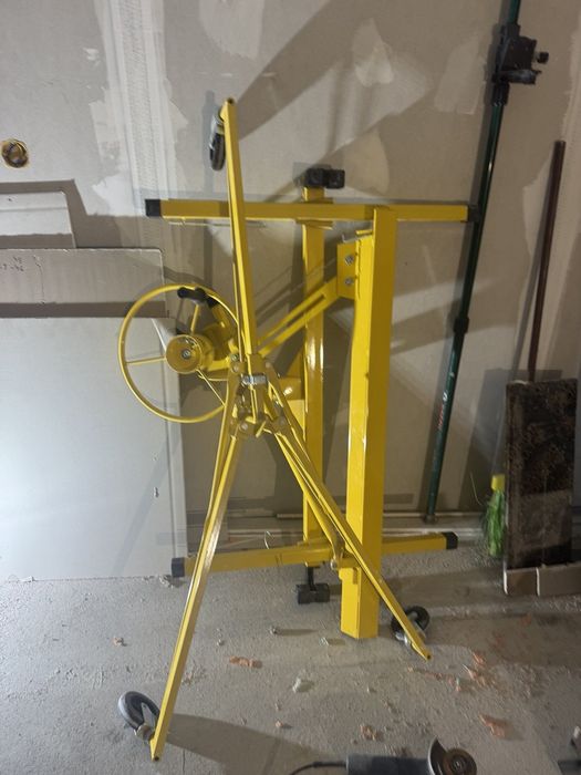 Повдигач за гипсокартон