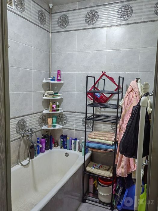 Продаю квартиру Яшнабадский р-он Авиасозлар-1.  2-ком 4-этаж 4-этажном