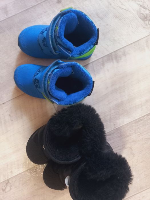 2 пары обувь.Размер 24