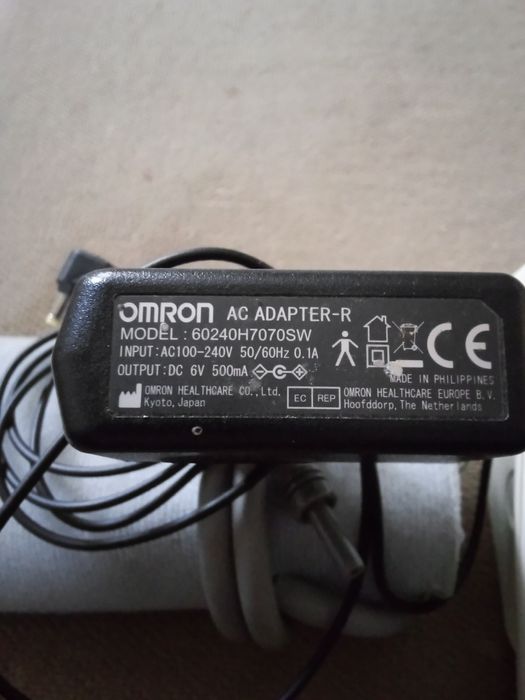 Апарат за кръвно налягане OMRON НЕМ712С