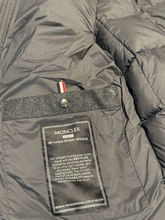 Vesta Moncler