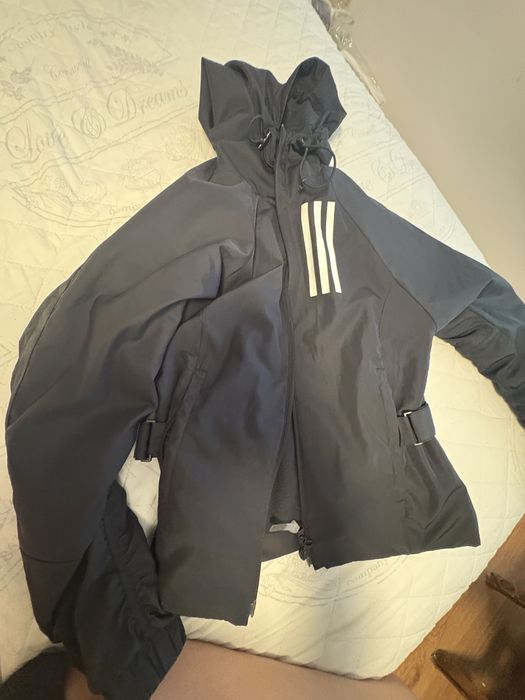Якета Адидас хс 45€