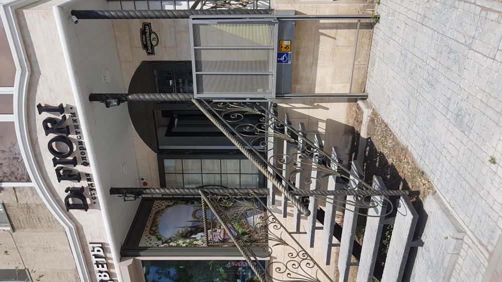 Подъёмная платформа для инвалидов вертикальная