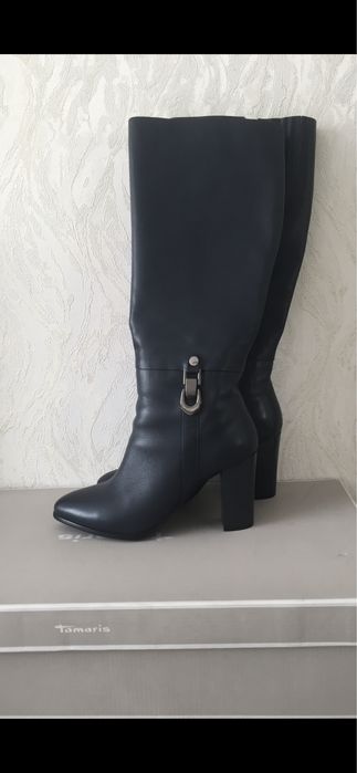 Сапоги новые 38р 40000т