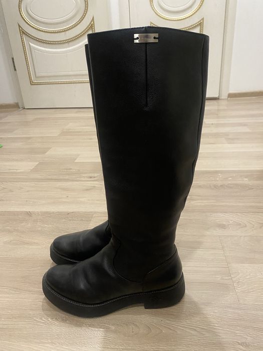 Продам натуральные сапоги пр во Турция