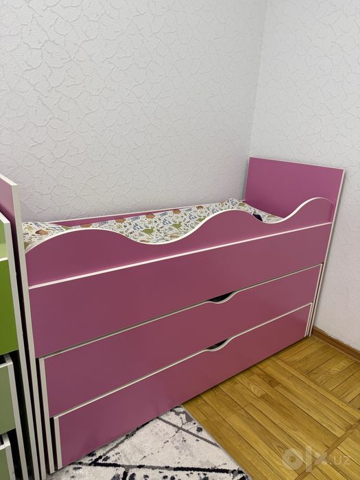 Срочно продам кровати 3 яруса с матрасами!!! Каждая по 1 мил сум